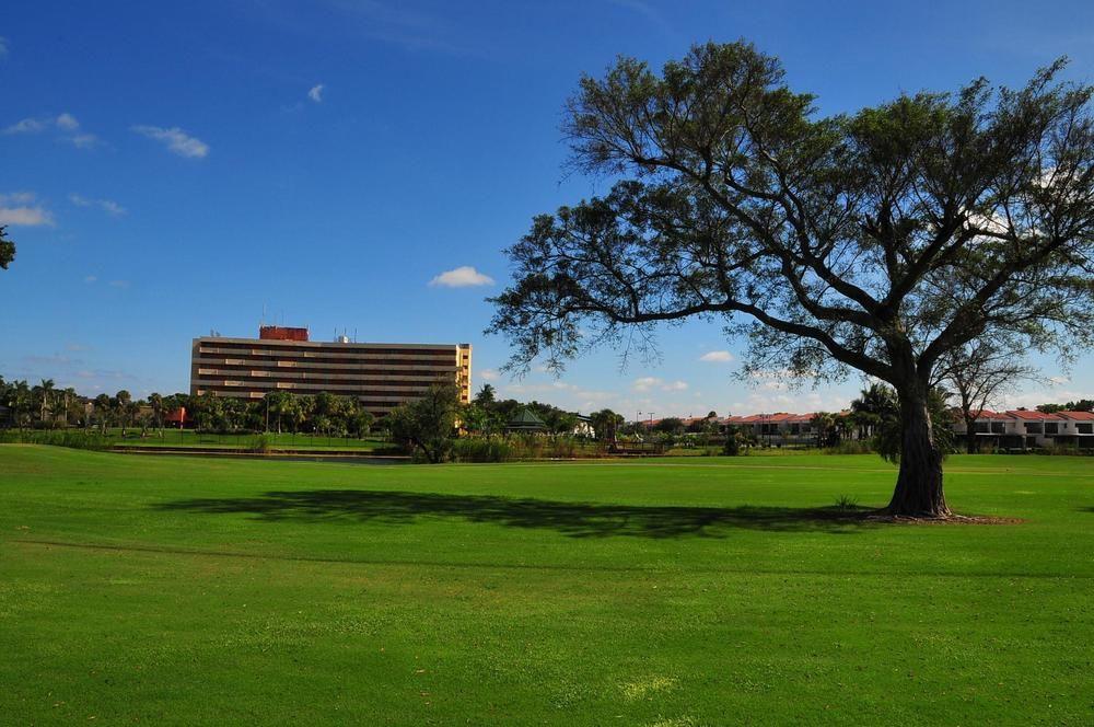 לודרהיל Chateau Mar Golf Resort, Trademark Collection By Wyndham מראה חיצוני תמונה