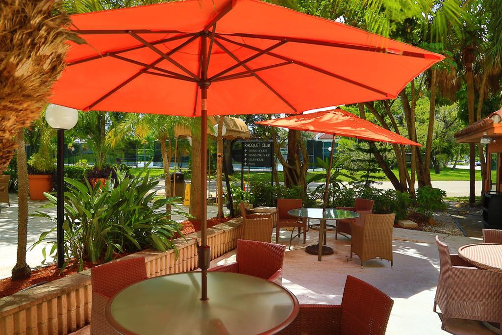 לודרהיל Chateau Mar Golf Resort, Trademark Collection By Wyndham מראה חיצוני תמונה